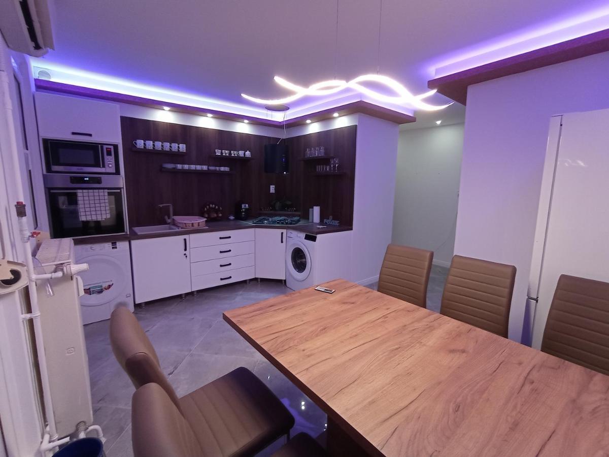 Pecsi Keco - Home Over The City Экстерьер фото